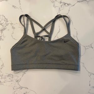 ✨Gray Nike dri fit sports bra